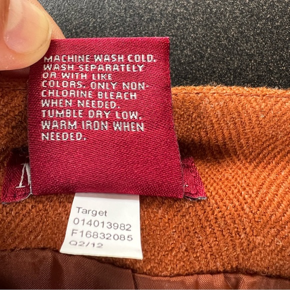 π‘πͺπ’π§ ααδΈ
α΄ Never Worn Merona Skirt - Picture 4 of 5